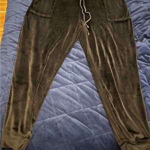 House of Harlow 1960 Luxe Black Fuzzy Sweatpants